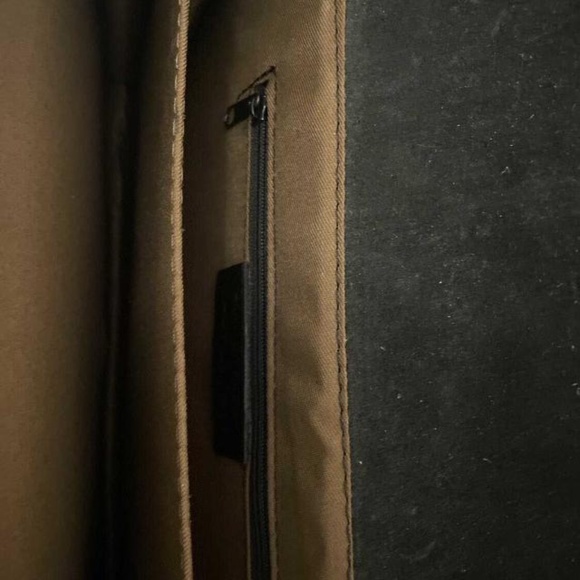 ALLIGATOR PRINT LEATHER HANDBAG WITH CHAIN DETAIL AND STRAP - Picture 3 of 3